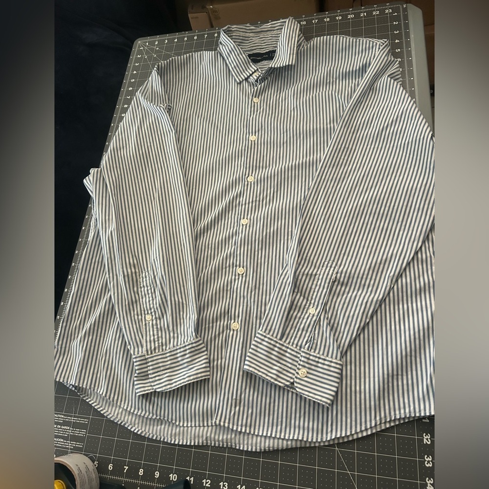 Abercrombie & Fitch Blue and White Striped Casual Shirt